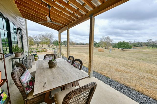 3748 Fm 1457, Round Top, TX 78954