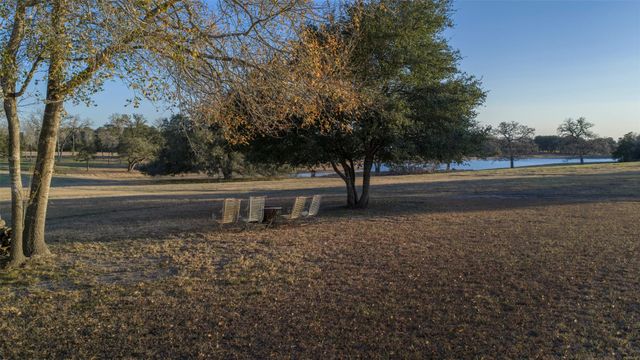 3748 Fm 1457, Round Top, TX 78954