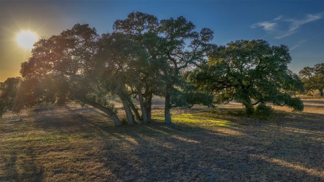 3748 Fm 1457, Round Top, TX 78954