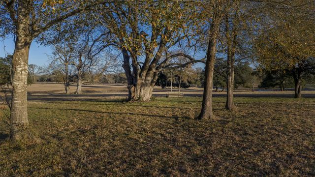 3748 Fm 1457, Round Top, TX 78954