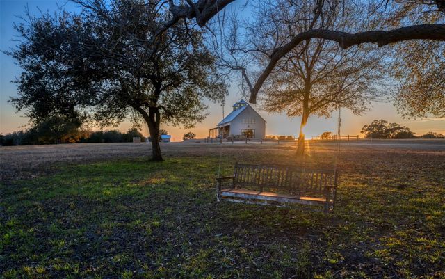 3748 Fm 1457, Round Top, TX 78954