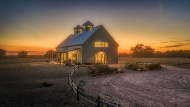 3748 Fm 1457, Round Top, TX 78954