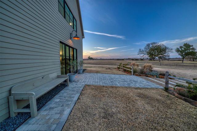 3748 Fm 1457, Round Top, TX 78954