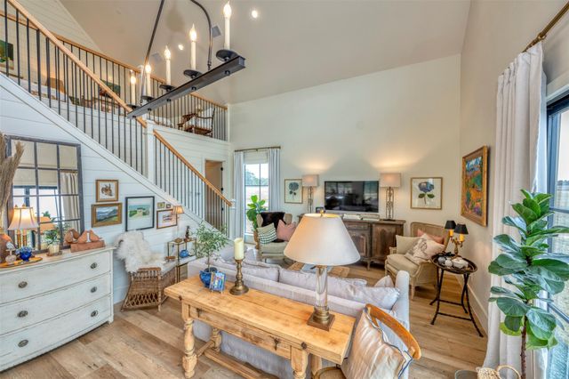 3748 Fm 1457, Round Top, TX 78954