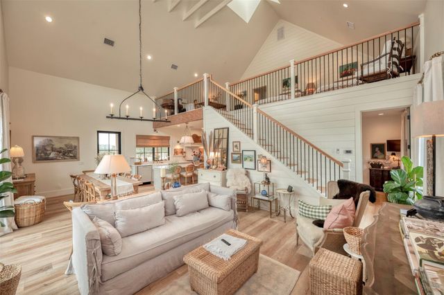 3748 Fm 1457, Round Top, TX 78954