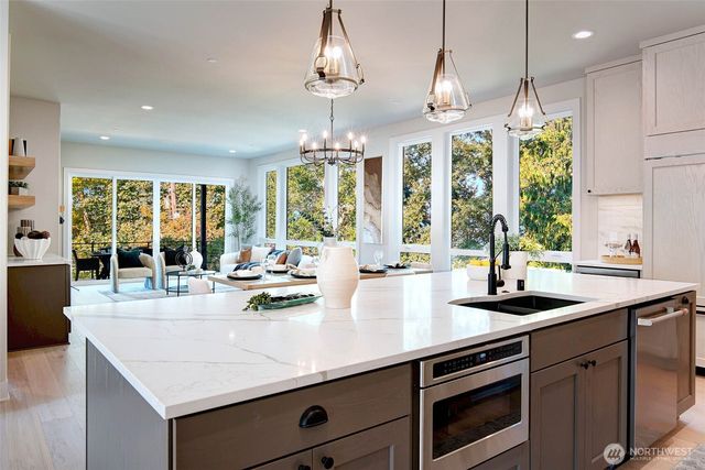 4408 102nd Court NE, Kirkland, WA 98033