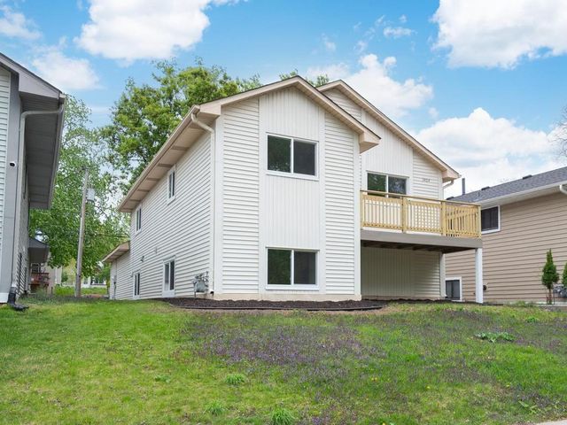 3404 Indiana Avenue N, Robbinsdale, MN 55422