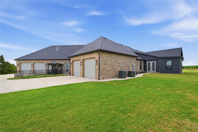 579 N Cemetery Road, Tuttle, OK 73089