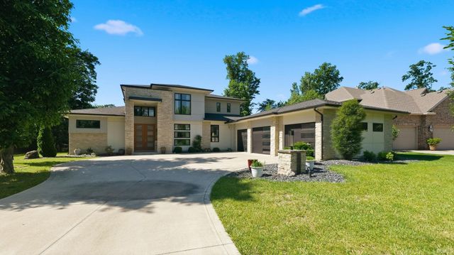 10228 Chambord Knoll, Fort Wayne, IN 46835