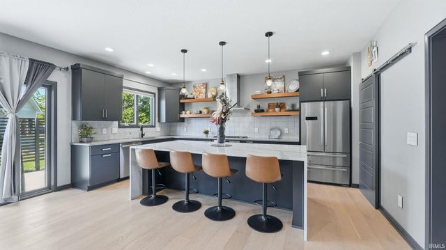 10228 Chambord Knoll, Fort Wayne, IN 46835