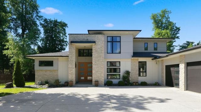 10228 Chambord Knoll, Fort Wayne, IN 46835