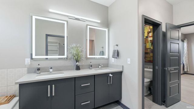 10228 Chambord Knoll, Fort Wayne, IN 46835