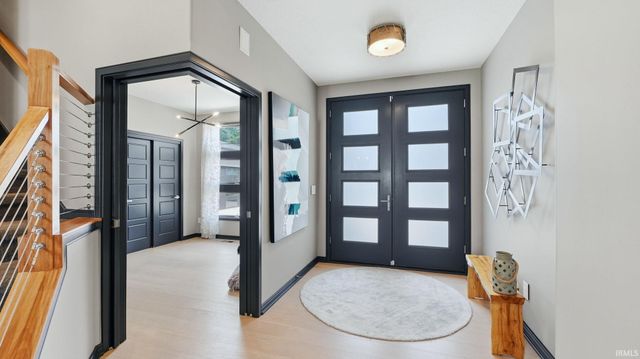10228 Chambord Knoll, Fort Wayne, IN 46835