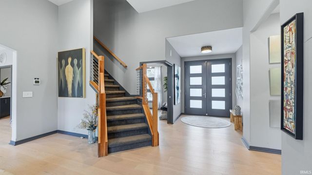 10228 Chambord Knoll, Fort Wayne, IN 46835