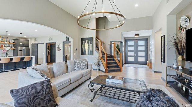 10228 Chambord Knoll, Fort Wayne, IN 46835