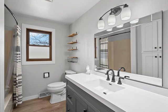 1855 ST AGNES DRIVE, Green Bay, WI 54304