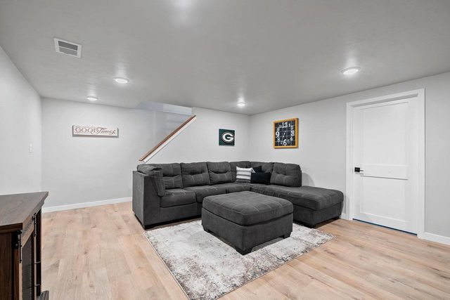 1855 ST AGNES DRIVE, Green Bay, WI 54304