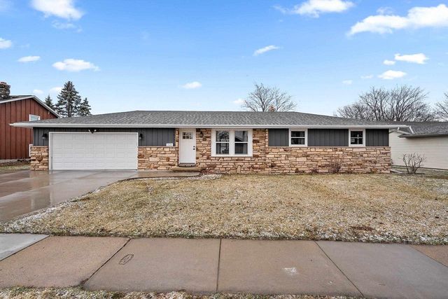 1855 ST AGNES DRIVE, Green Bay, WI 54304