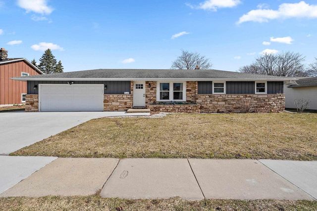 1855 ST AGNES DRIVE, Green Bay, WI 54304