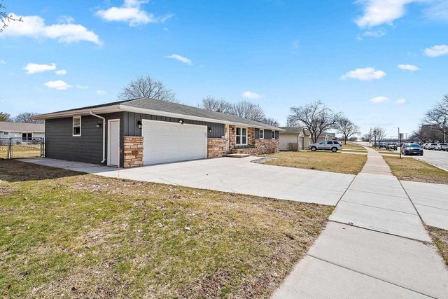 1855 ST AGNES DRIVE, Green Bay, WI 54304
