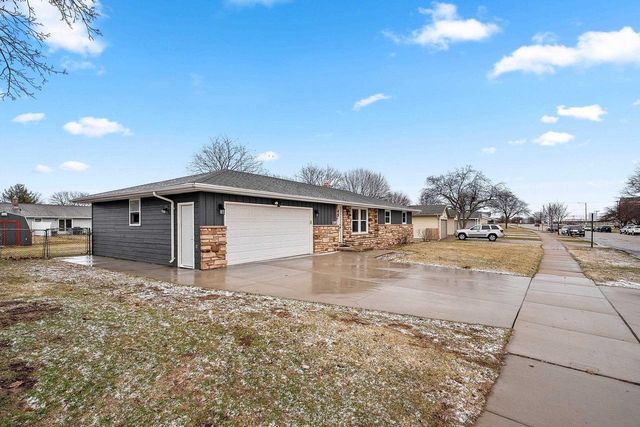 1855 ST AGNES DRIVE, Green Bay, WI 54304