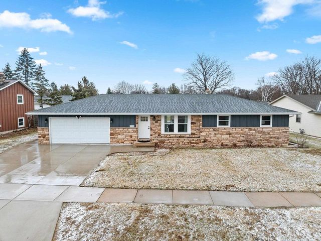 1855 ST AGNES DRIVE, Green Bay, WI 54304