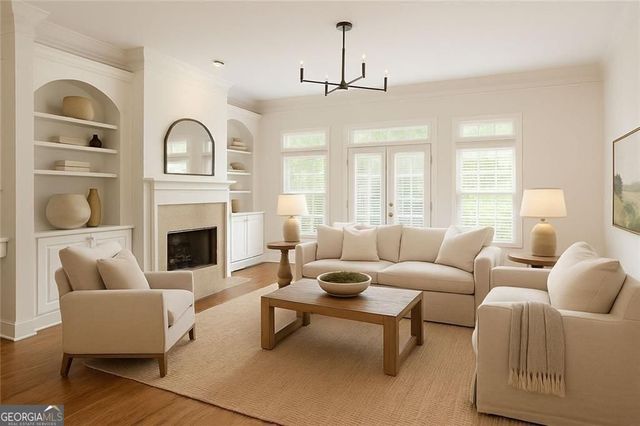 956 Persimmon Point NE, Sandy Springs, GA 30328