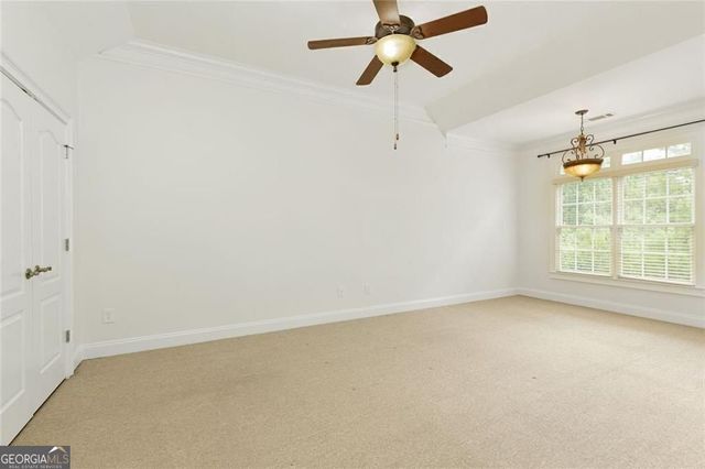 956 Persimmon Point NE, Sandy Springs, GA 30328