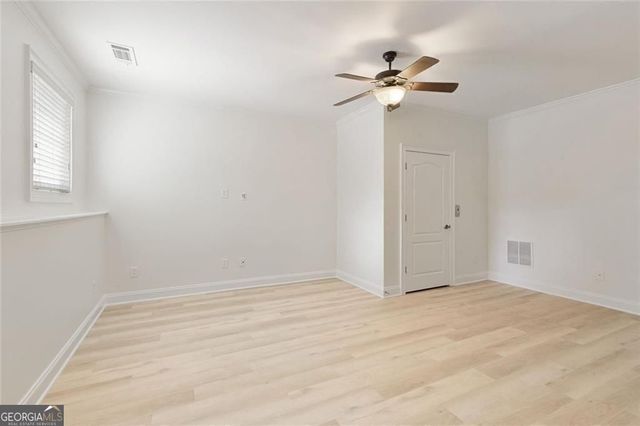 956 Persimmon Point NE, Sandy Springs, GA 30328