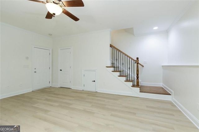 956 Persimmon Point NE, Sandy Springs, GA 30328