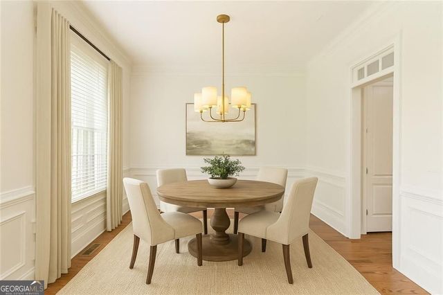 956 Persimmon Point NE, Sandy Springs, GA 30328