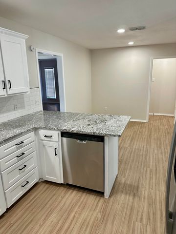 5821 80th Street, Lubbock, TX 79424