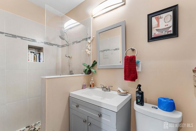 16 Biesiada Court, Parlin, NJ 08859