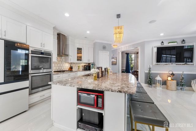 16 Biesiada Court, Parlin, NJ 08859