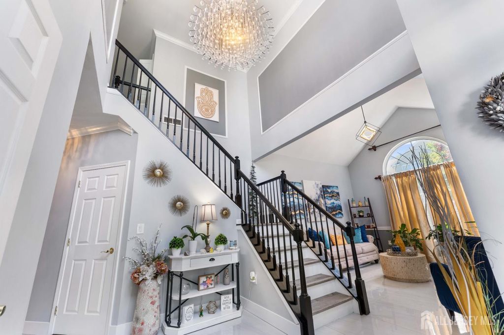 16 Biesiada Court, Parlin, NJ 08859