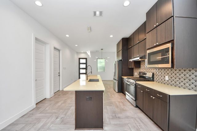 1703 Cedrocanna Lane, Houston, TX 77091