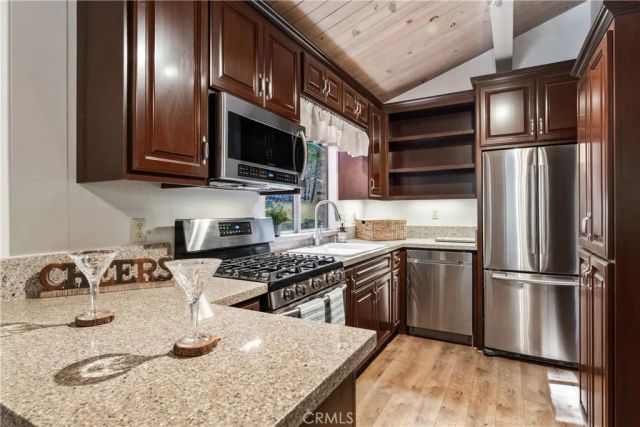 380 S Dart Canyon, Crestline, CA 92325