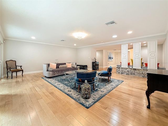 8693 15TH STREET N, St Petersburg, FL 33702