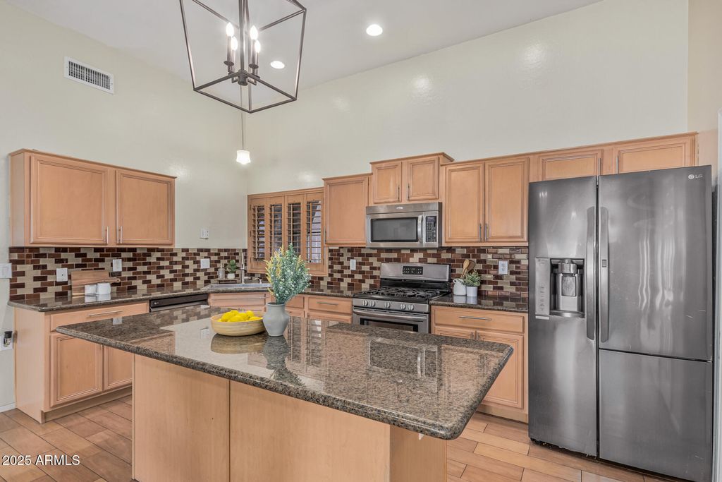 Image 10 of property listing at 240 W BROOKS Street, Gilbert, AZ 85233