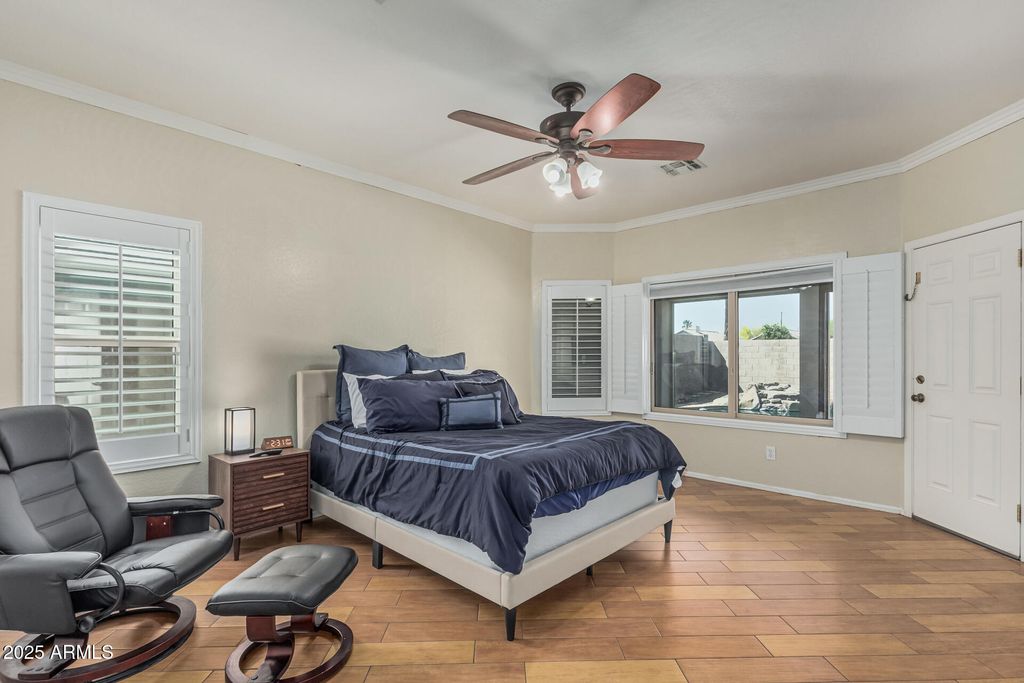 Image 12 of property listing at 240 W BROOKS Street, Gilbert, AZ 85233