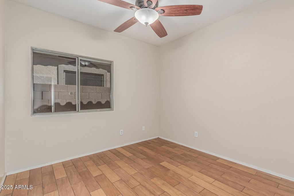 Image 15 of property listing at 240 W BROOKS Street, Gilbert, AZ 85233