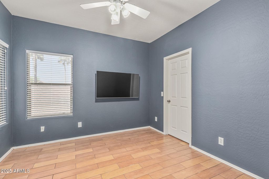 Image 17 of property listing at 240 W BROOKS Street, Gilbert, AZ 85233