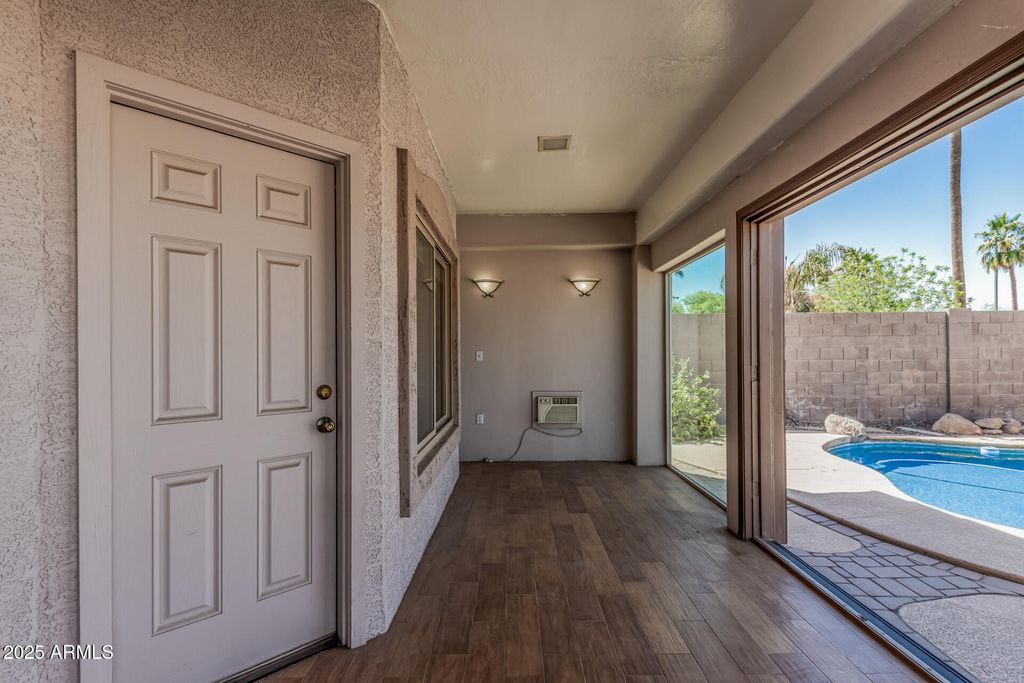 Image 24 of property listing at 240 W BROOKS Street, Gilbert, AZ 85233