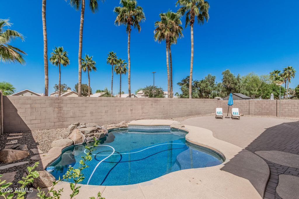 Image 28 of property listing at 240 W BROOKS Street, Gilbert, AZ 85233