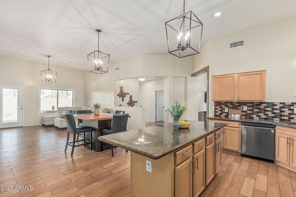 Image 9 of property listing at 240 W BROOKS Street, Gilbert, AZ 85233