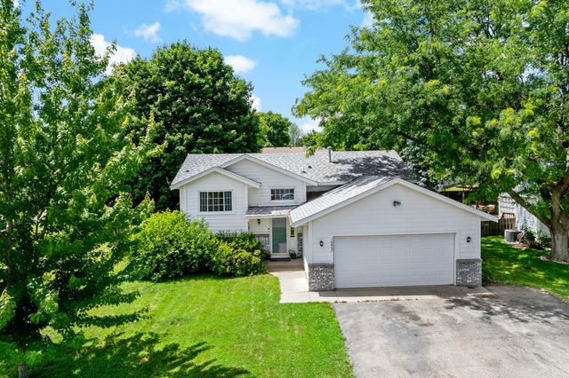 16467 Godson Drive, Lakeville, MN 55044