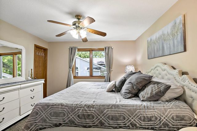 16467 Godson Drive, Lakeville, MN 55044