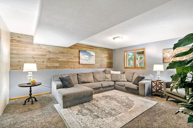 16467 Godson Drive, Lakeville, MN 55044