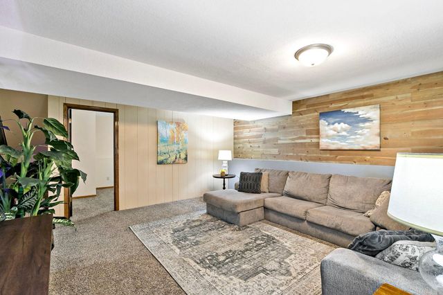 16467 Godson Drive, Lakeville, MN 55044