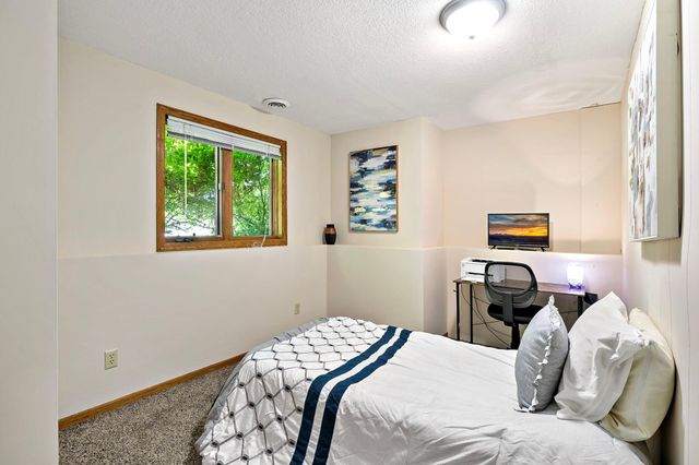 16467 Godson Drive, Lakeville, MN 55044